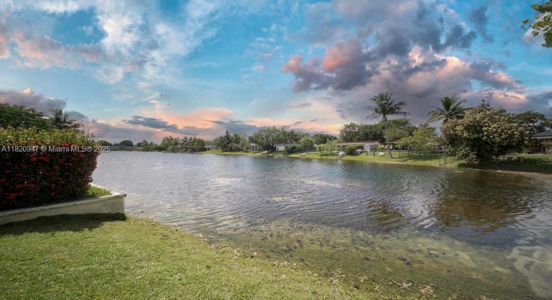 KENDALE LAKES SEC EIGHT - Residential