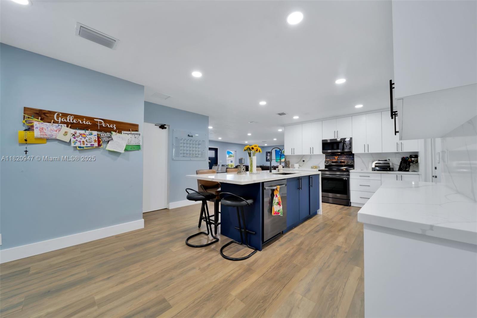 KENDALE LAKES SEC EIGHT - Residential