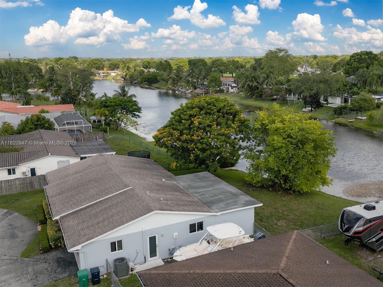 KENDALE LAKES SEC EIGHT - Residential