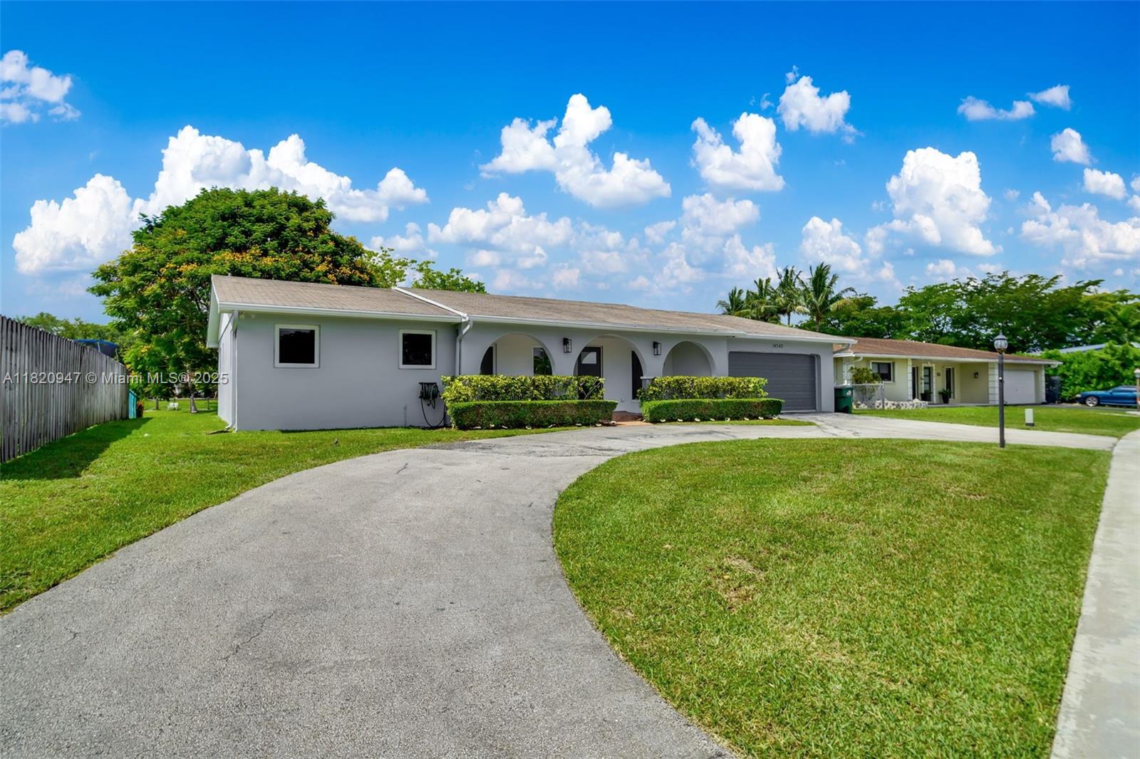 KENDALE LAKES SEC EIGHT - Residential