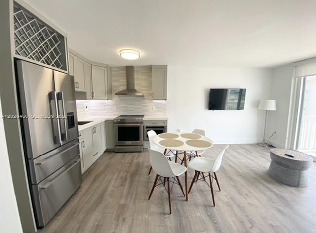 THE PRESIDENTIAL CONDO - Residential