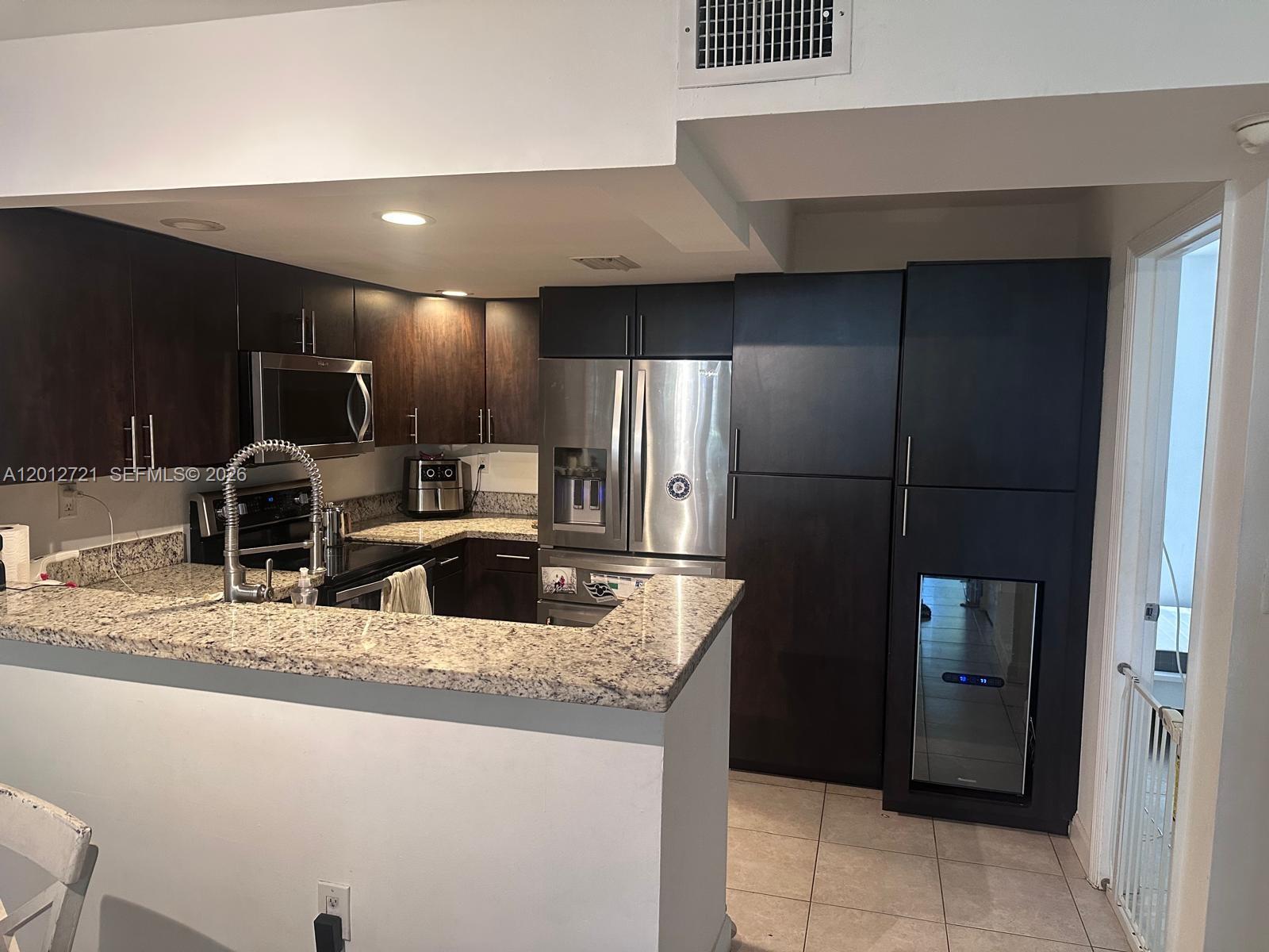 ADMIRALS PORT TOWNHOMES C - Residential Lease