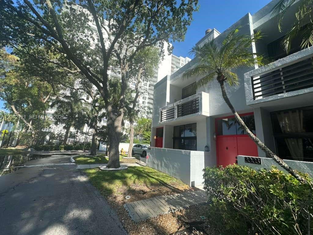 ADMIRALS PORT TOWNHOMES C - Residential Lease
