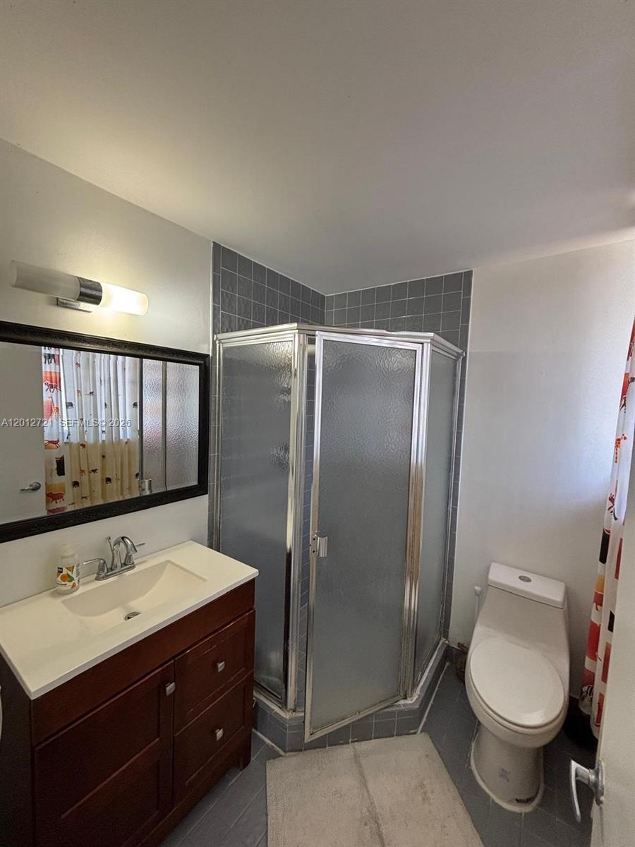 ADMIRALS PORT TOWNHOMES C - Residential Lease