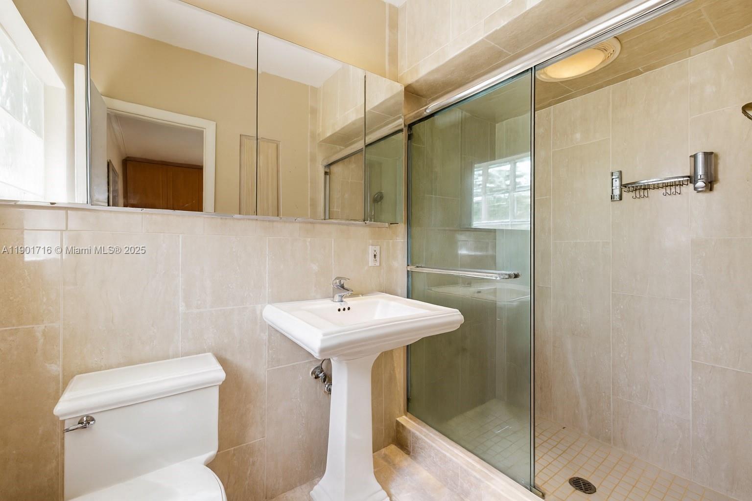 CORAL GABLES COUNTRY CLUB - Residential Lease