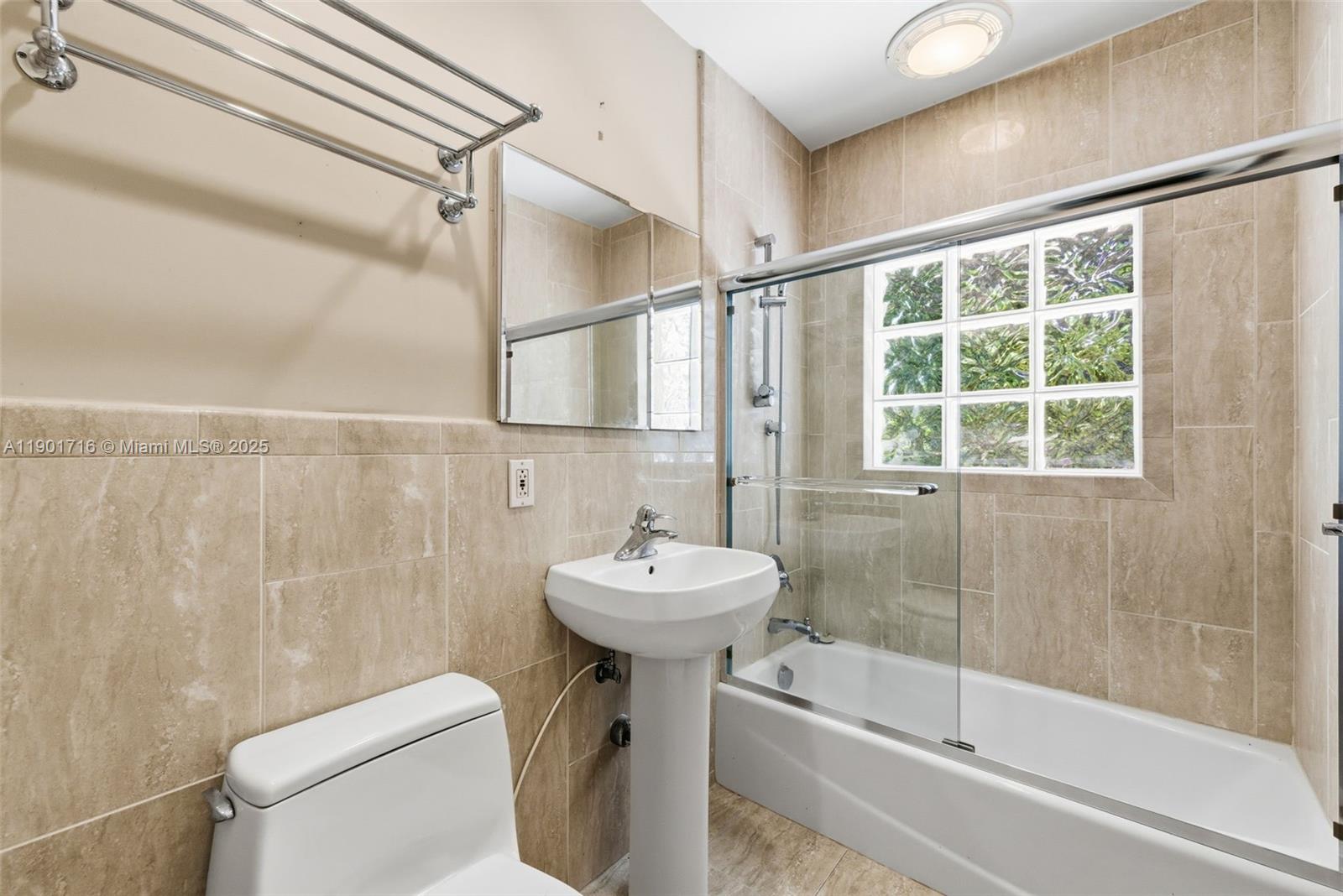 CORAL GABLES COUNTRY CLUB - Residential Lease