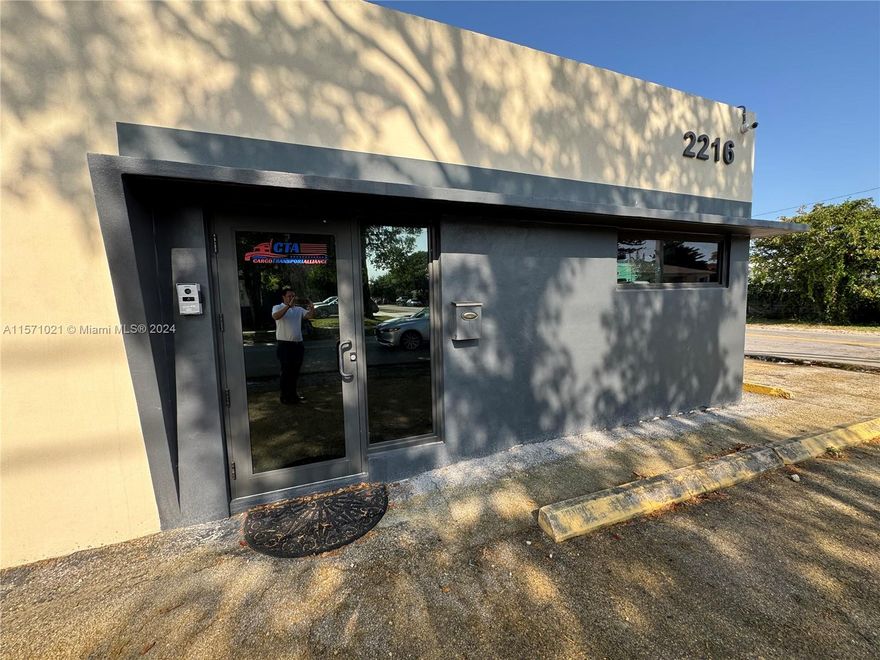 This great freestanding industrial/office building in desirable East Hollywood, Florida, is right off of Dixie Hwy. This property is 5,556 SF, sitting on a large 14,756 SF fenced-in lot. The interior has been fully built out with a state-of-the-art office/flex layout.  This building is currently occupied by a NNN tenant. The tenant also agreed to a 90-day cancellation clause in case the property is sold to an Owner-User. Perfect for a moving company, transport company, general contractor, construction, or any business that needs luxury offices with a storage lot. Liberal new DH­-3 zoning permits most uses and encourages new developments with generous height restrictions
