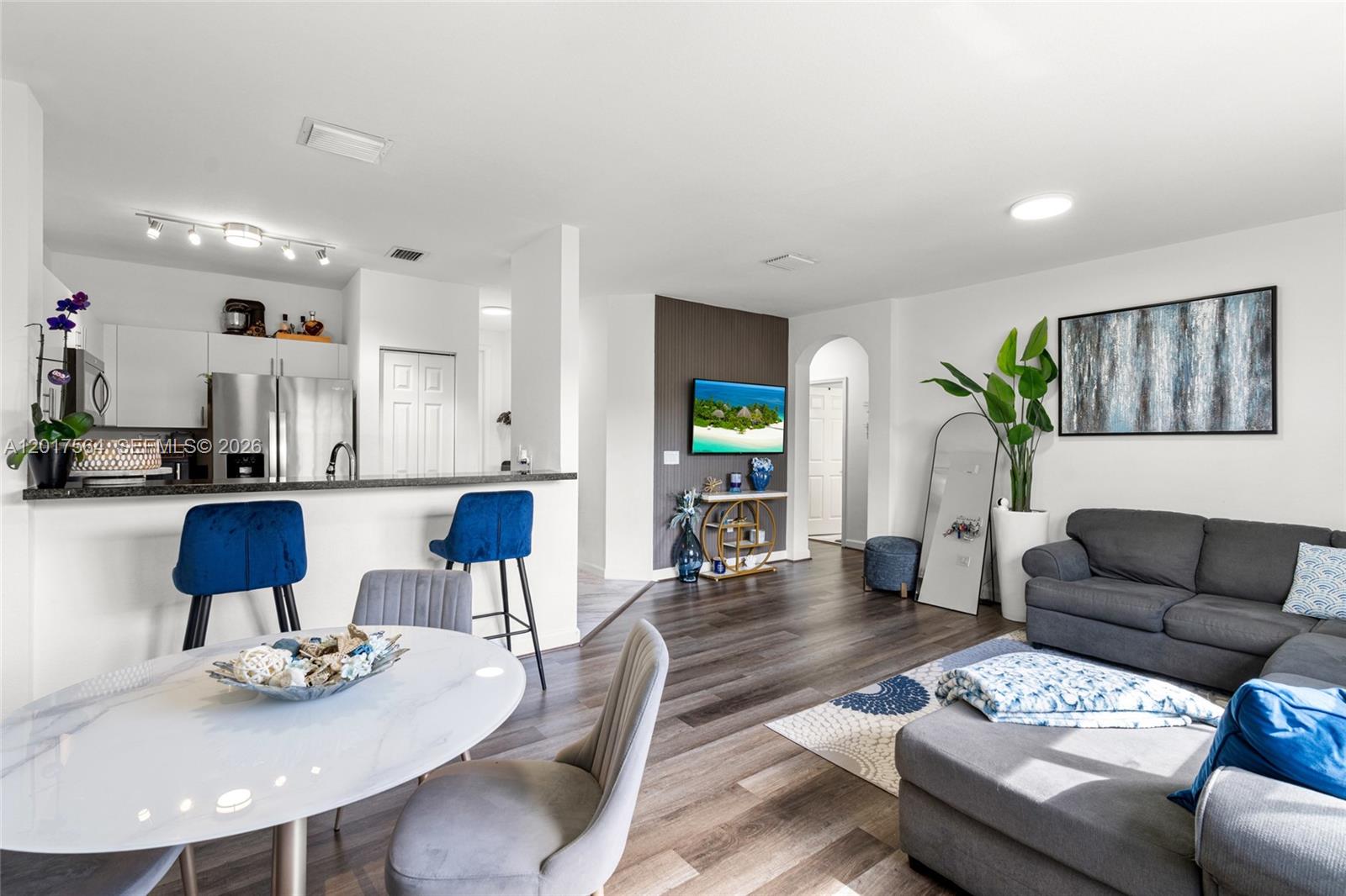ISLES OF OASIS - Residential
