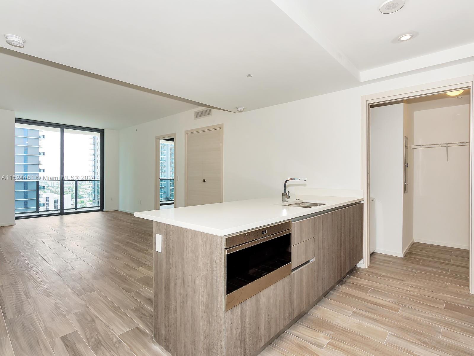 SLS LUX Residences - Residential