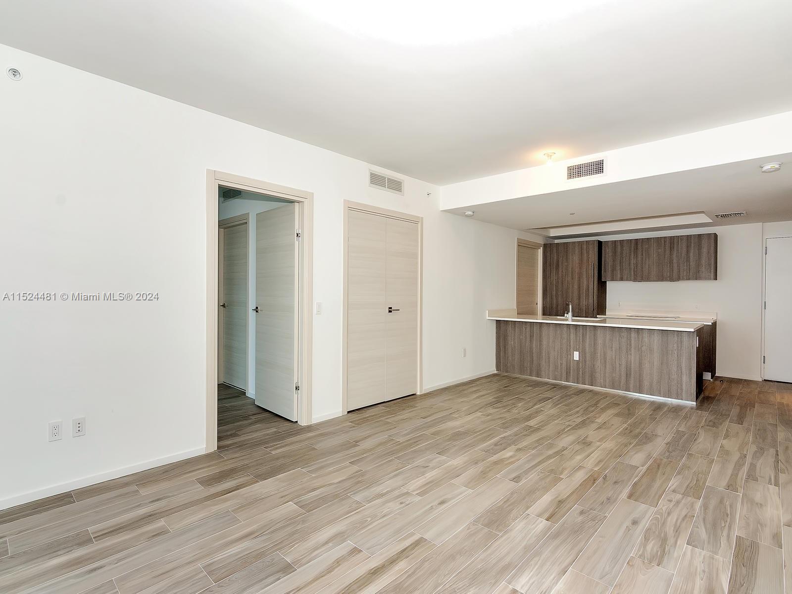 SLS LUX Residences - Residential