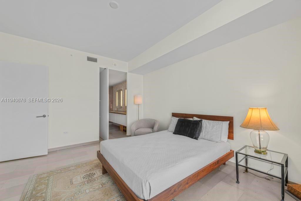 REACH CONDO - Residential