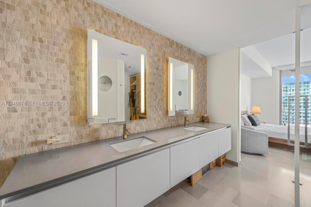 REACH CONDO - Residential