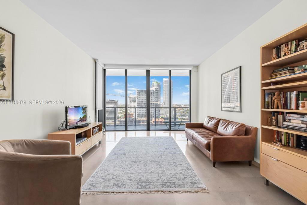 REACH CONDO - Residential