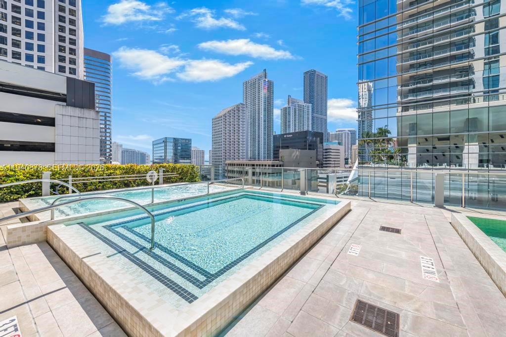 REACH CONDO - Residential