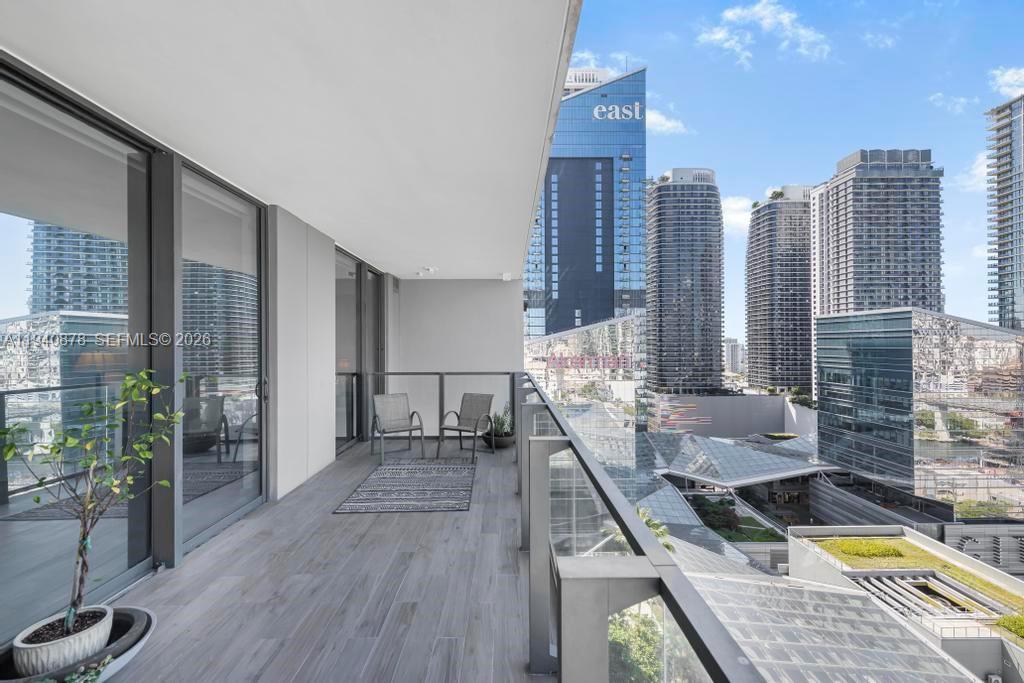 REACH CONDO - Residential