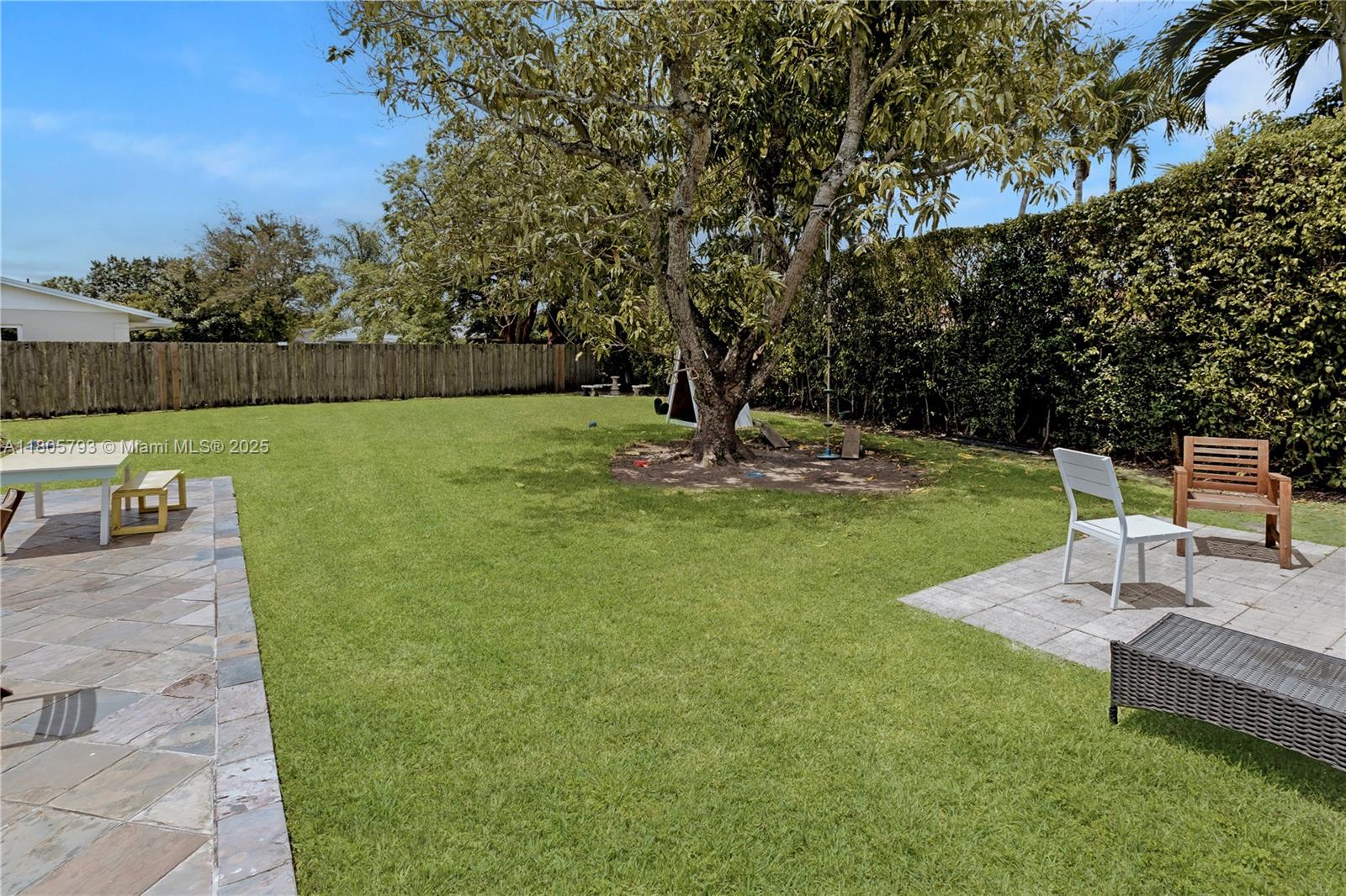 DEVON-AIRE ESTATES SEC 3 - Residential Lease