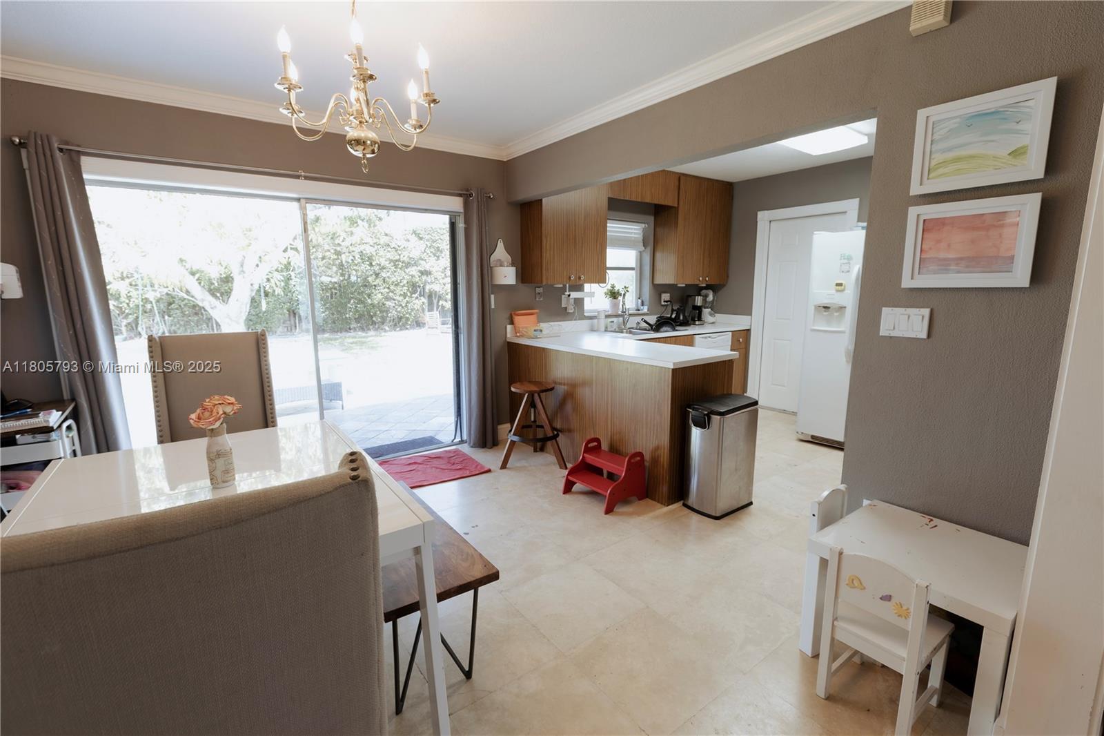 DEVON-AIRE ESTATES SEC 3 - Residential Lease