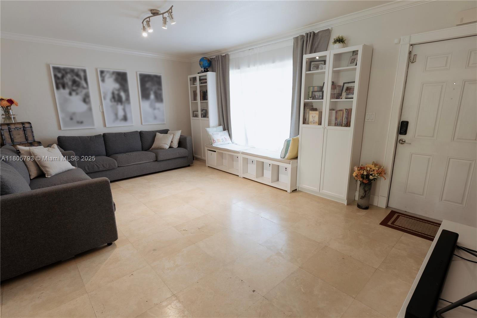 DEVON-AIRE ESTATES SEC 3 - Residential Lease