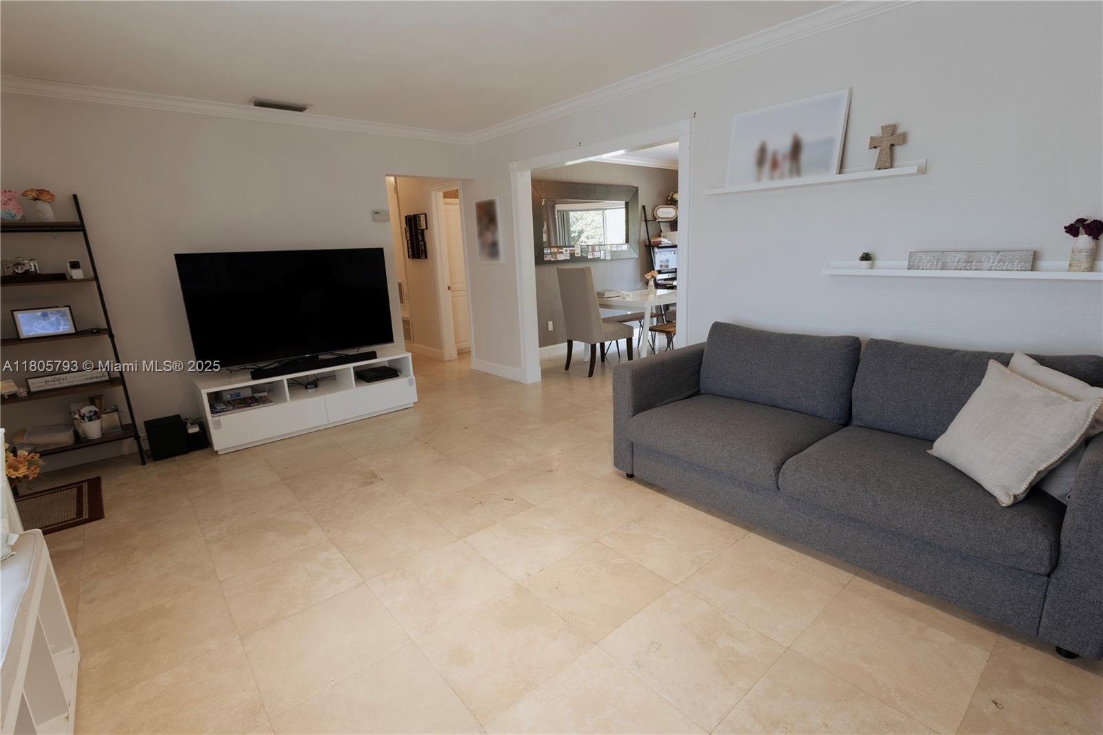 DEVON-AIRE ESTATES SEC 3 - Residential Lease