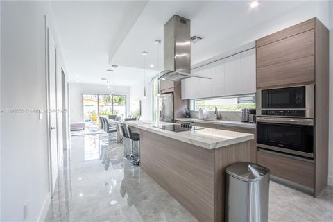 3461 SW 25th St B Miami FL 33133