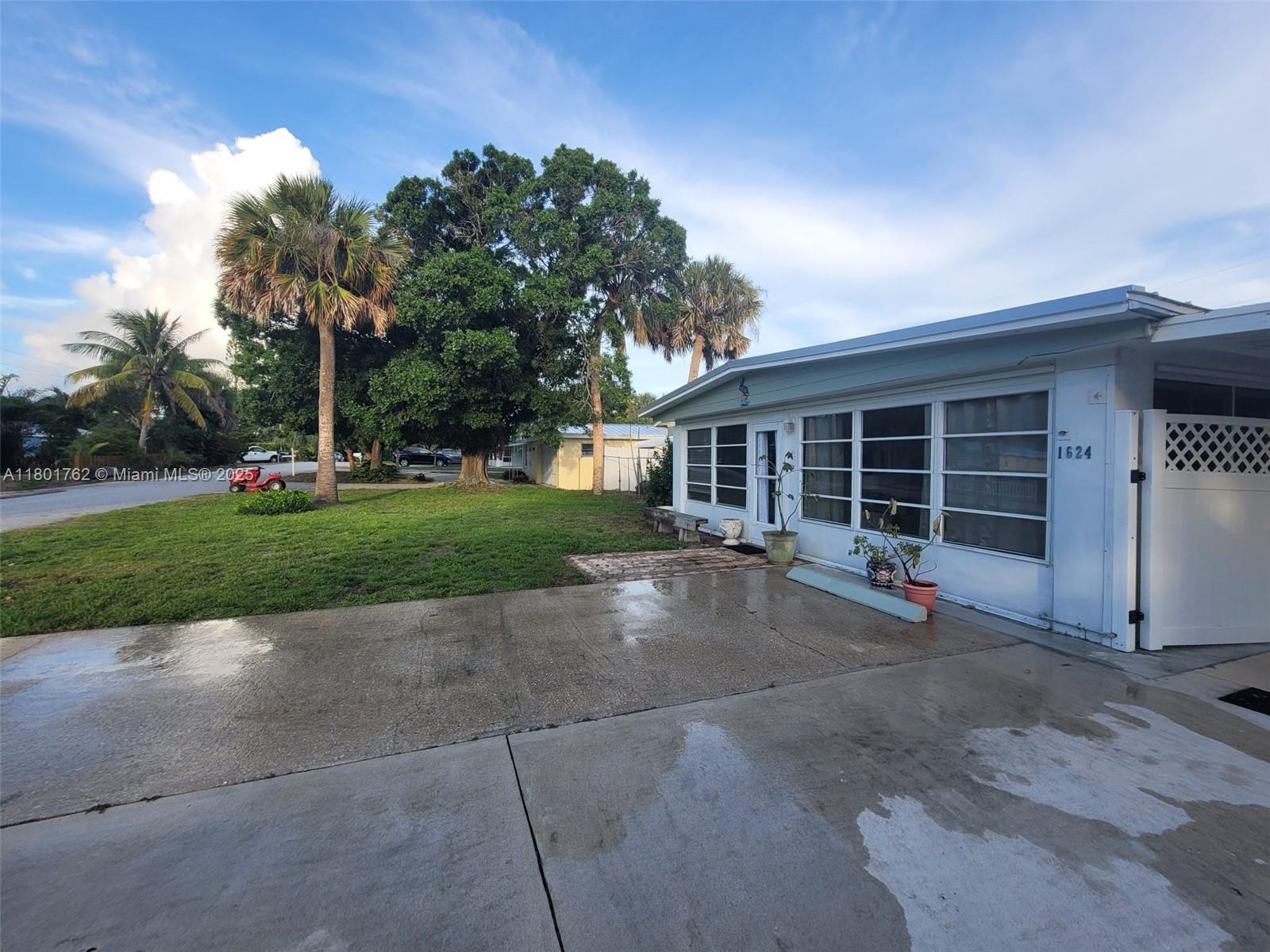 1624 NE Orion St 1624