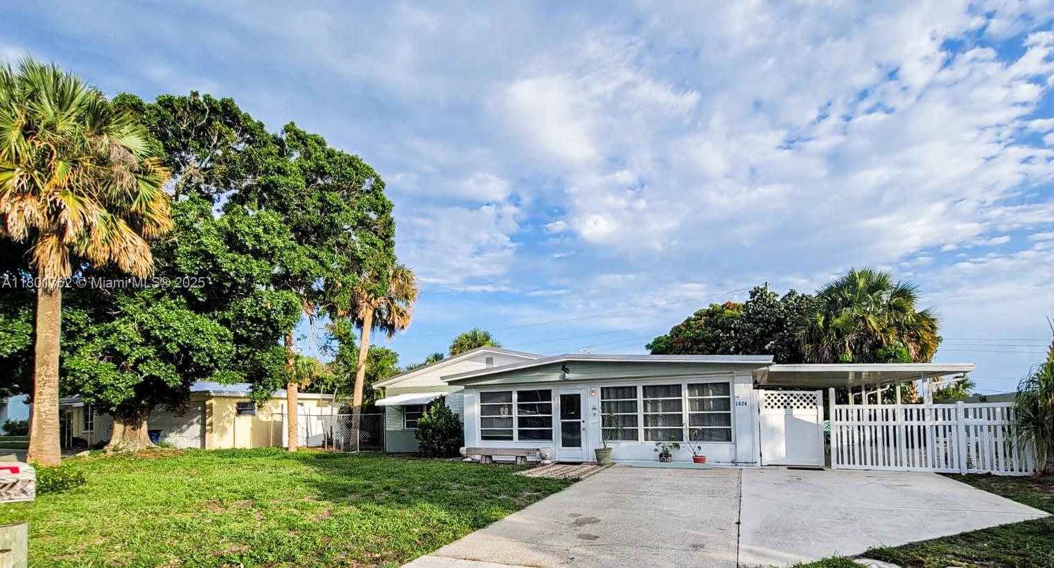 1624 Ne Orion St 1624, Jensen Beach, Martin County, Florida - 2 Bedrooms  
1 Bathrooms - 