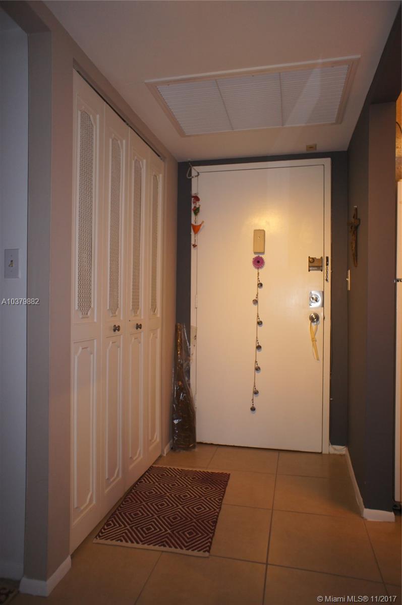ISLAND CLUB 2 CONDO - Residential Lease
