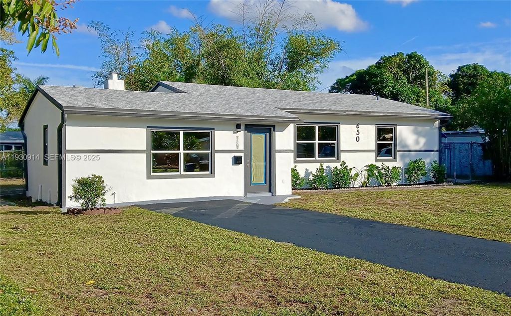 Photo of 650 Arizona Ave, Fort Lauderdale, FL 33312 (MLS # A11930914)