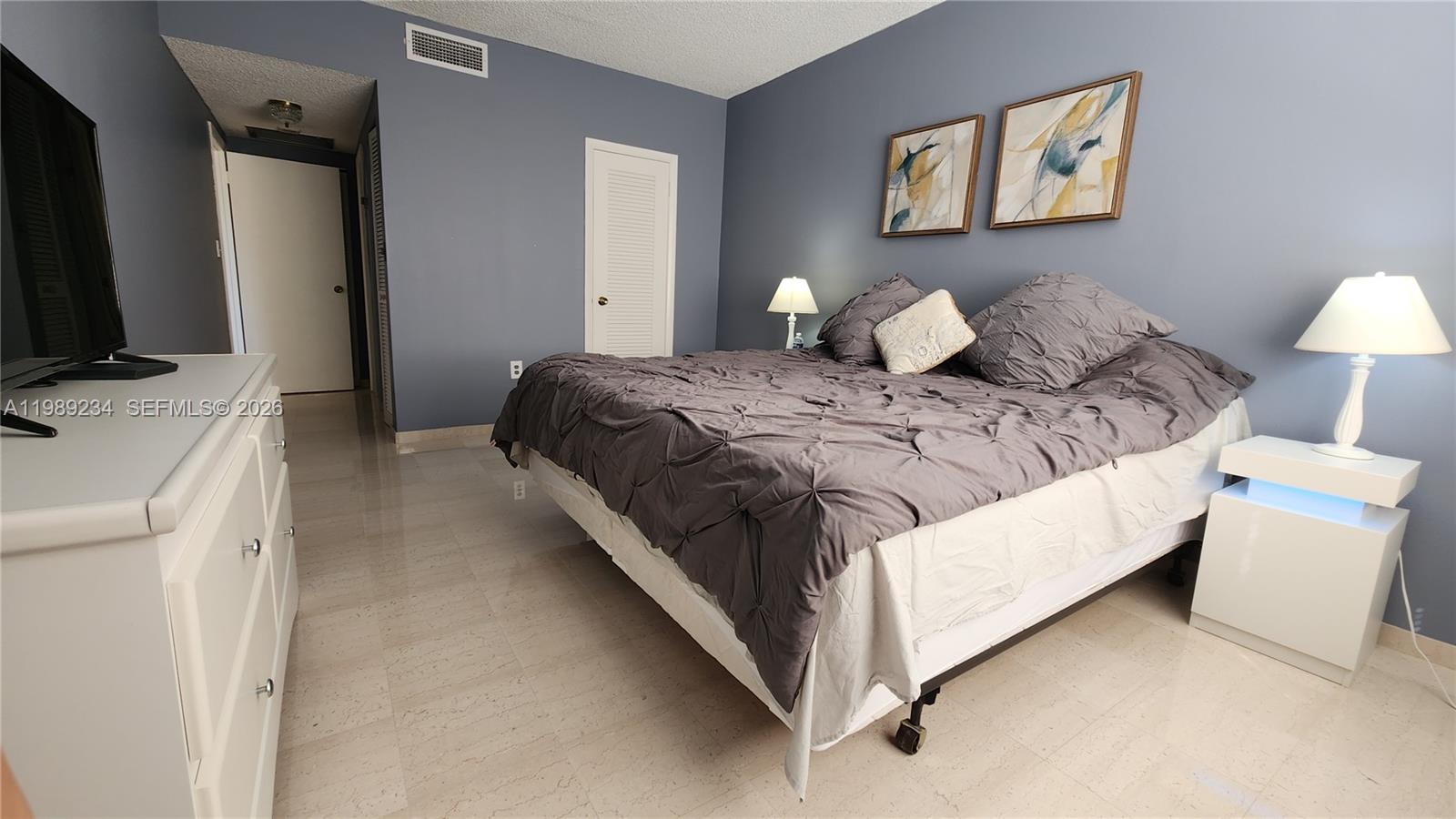 HEMISPHERES CONDO - Residential Lease