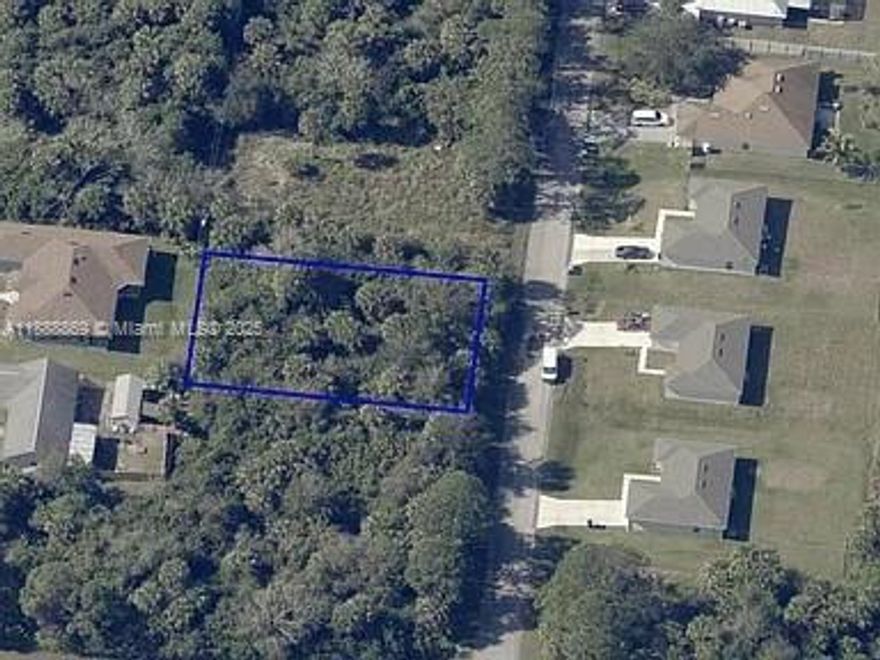 Perfect lot to build your dream home in the BOOMING area of Palm Bay. Great location with plenty of homes already built around it. Don't miss this opportunity!
Build your dream home on this beautiful 0.26-acre lot located in the fast-growing SW Palm Bay area! Nestled in a quiet, residential neighborhood with no HOA, this lot offers the perfect blend of privacy and convenience. Enjoy paved road access and proximity to Bayside Lakes, schools, shopping, and dining. Surrounded by new and developing homes, this property is ideal for investors or families looking to settle in a peaceful yet thriving community. Zoned for single-family residential use and ready for your custom build!