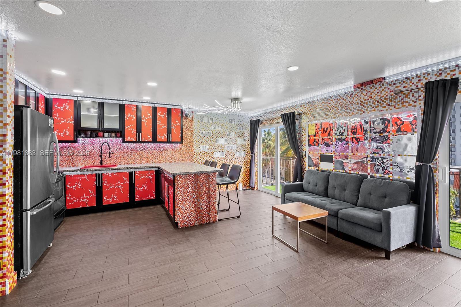 CARIBBEAN HOUSE CONDO - Residential