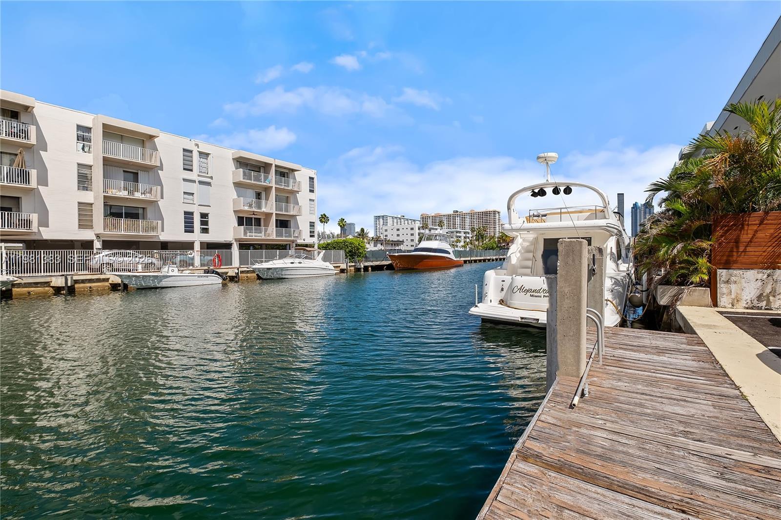 CARIBBEAN HOUSE CONDO - Residential