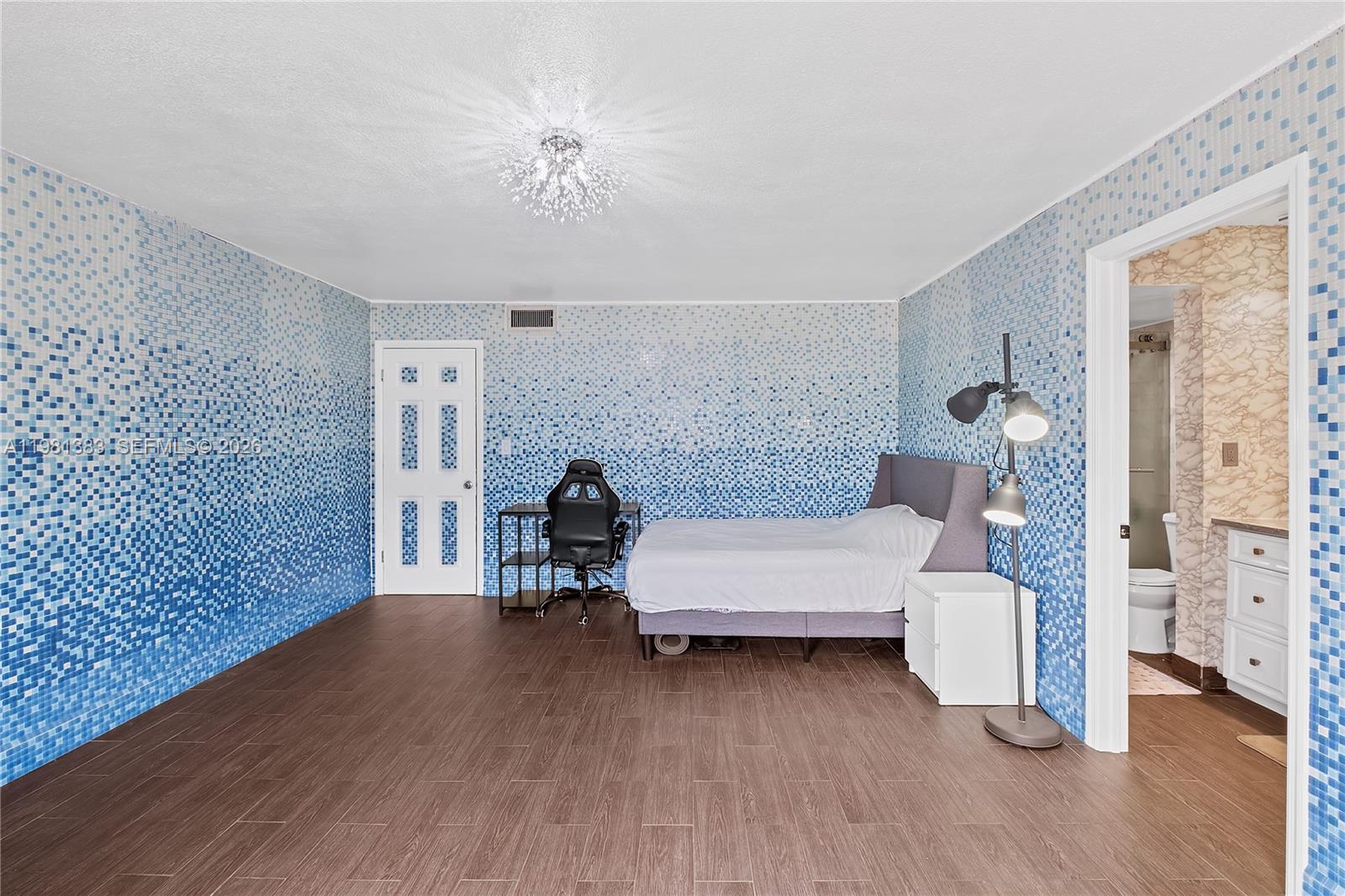 CARIBBEAN HOUSE CONDO - Residential