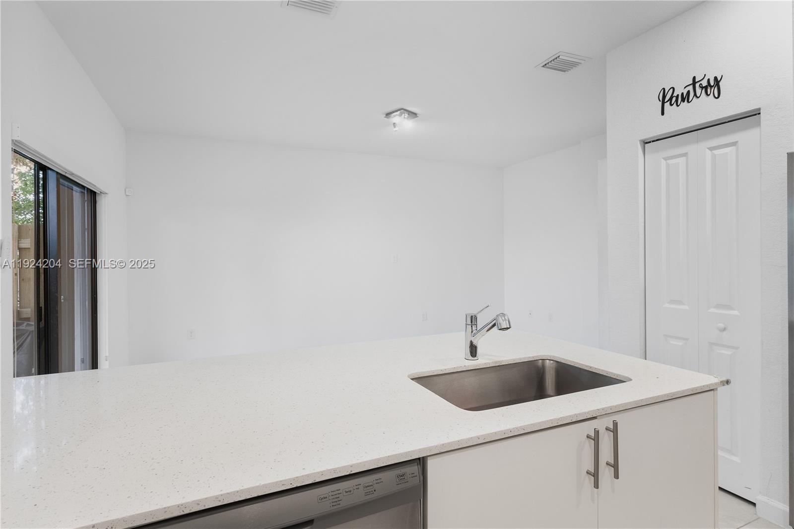 PINE VISTA - Residential