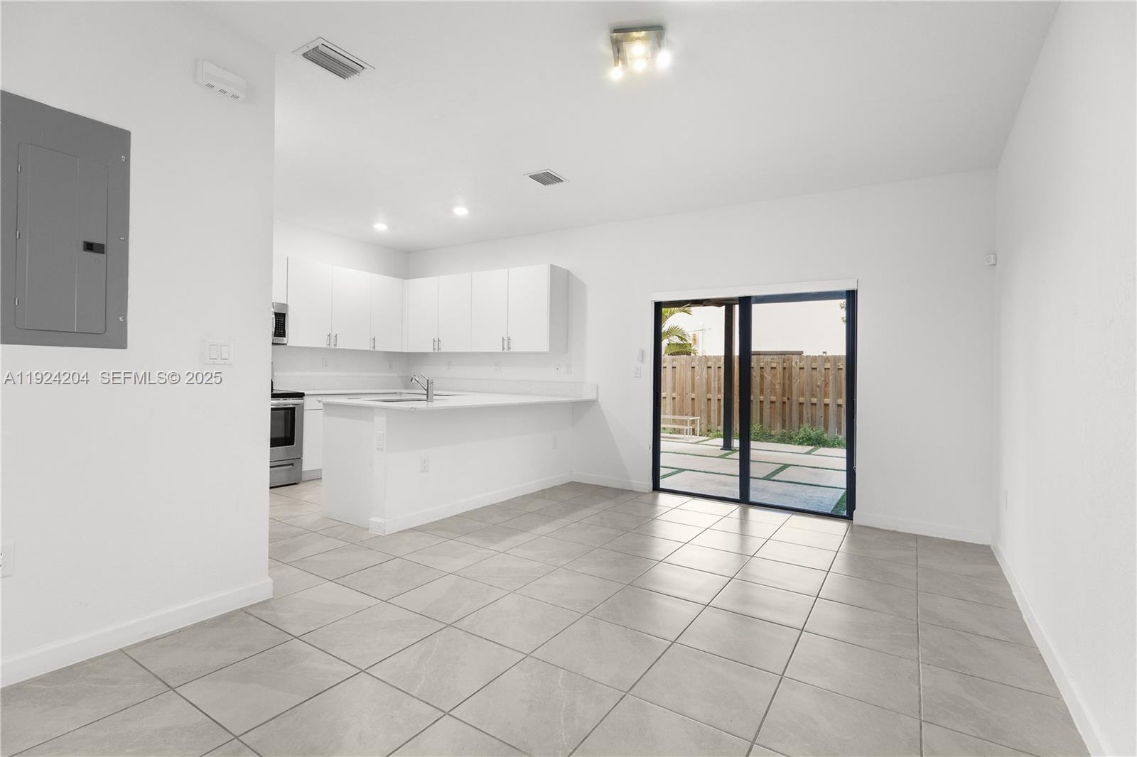 PINE VISTA - Residential