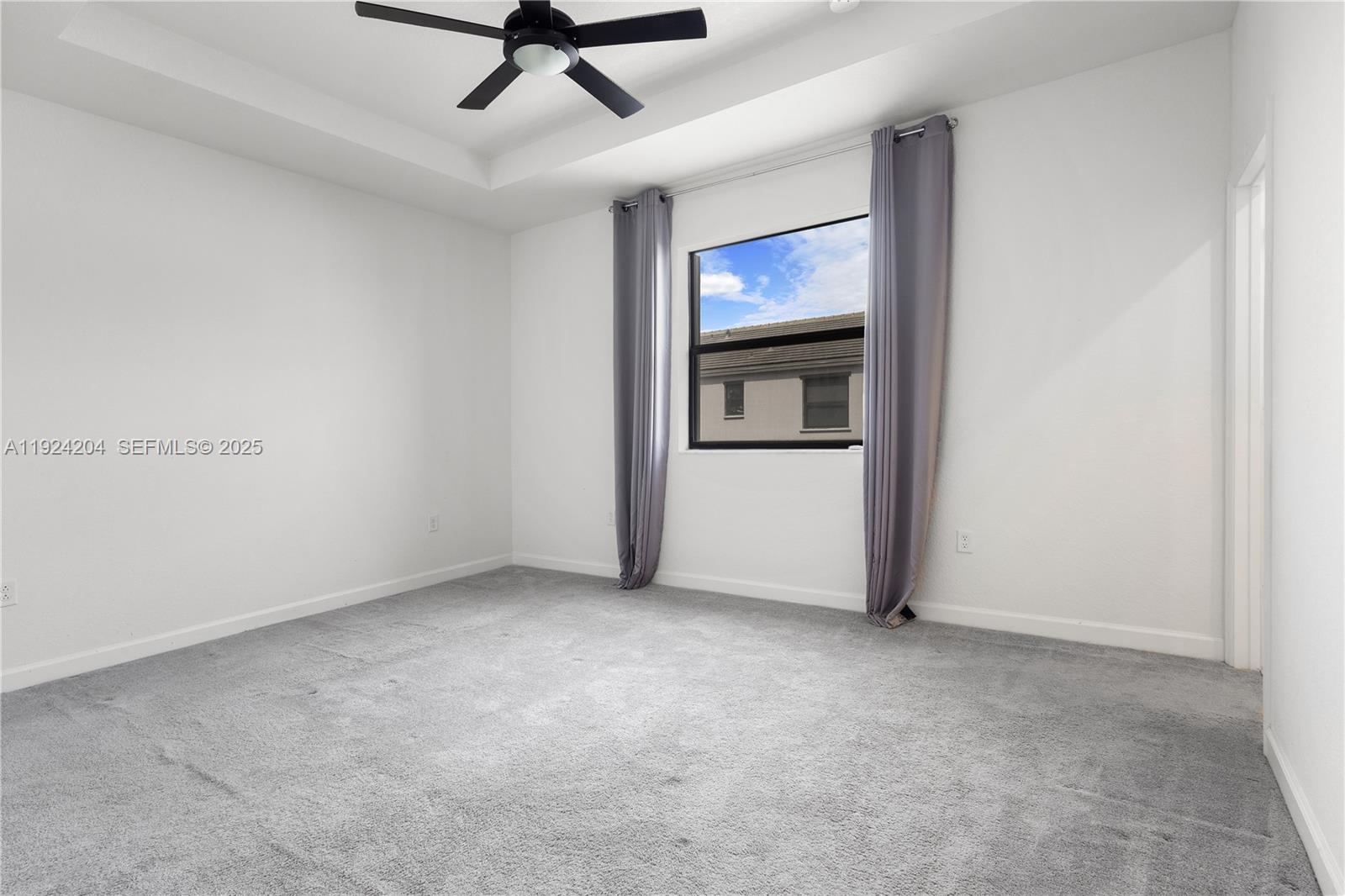 PINE VISTA - Residential