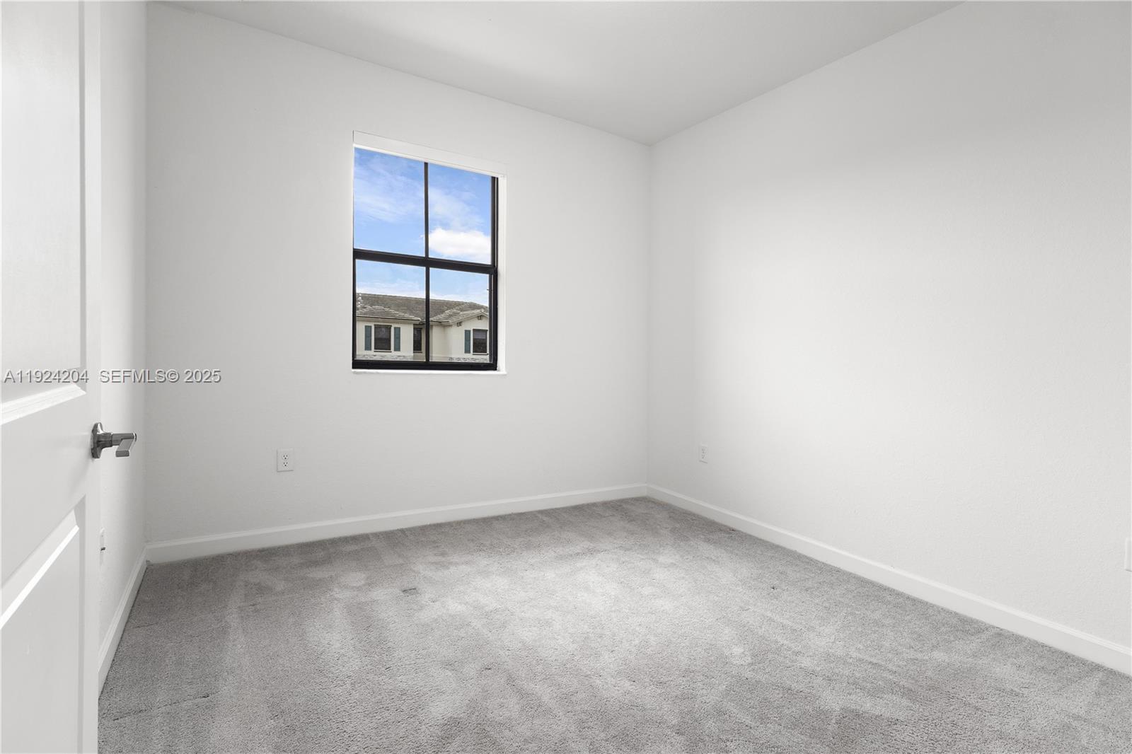 PINE VISTA - Residential