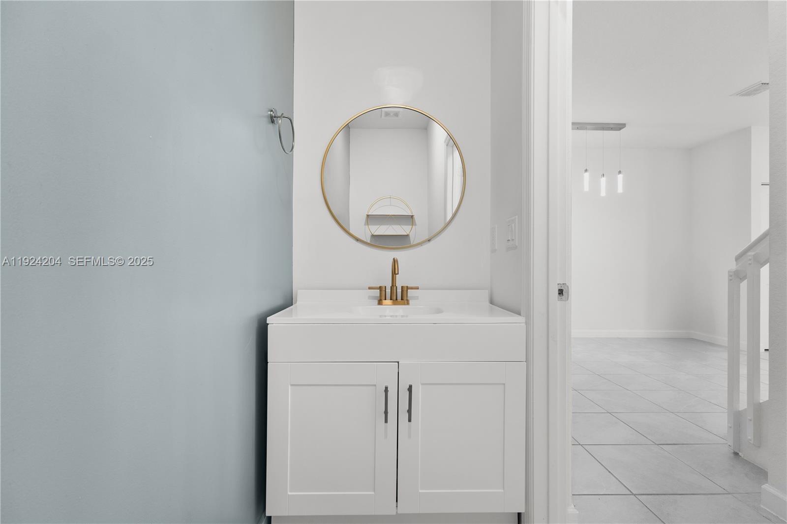 PINE VISTA - Residential