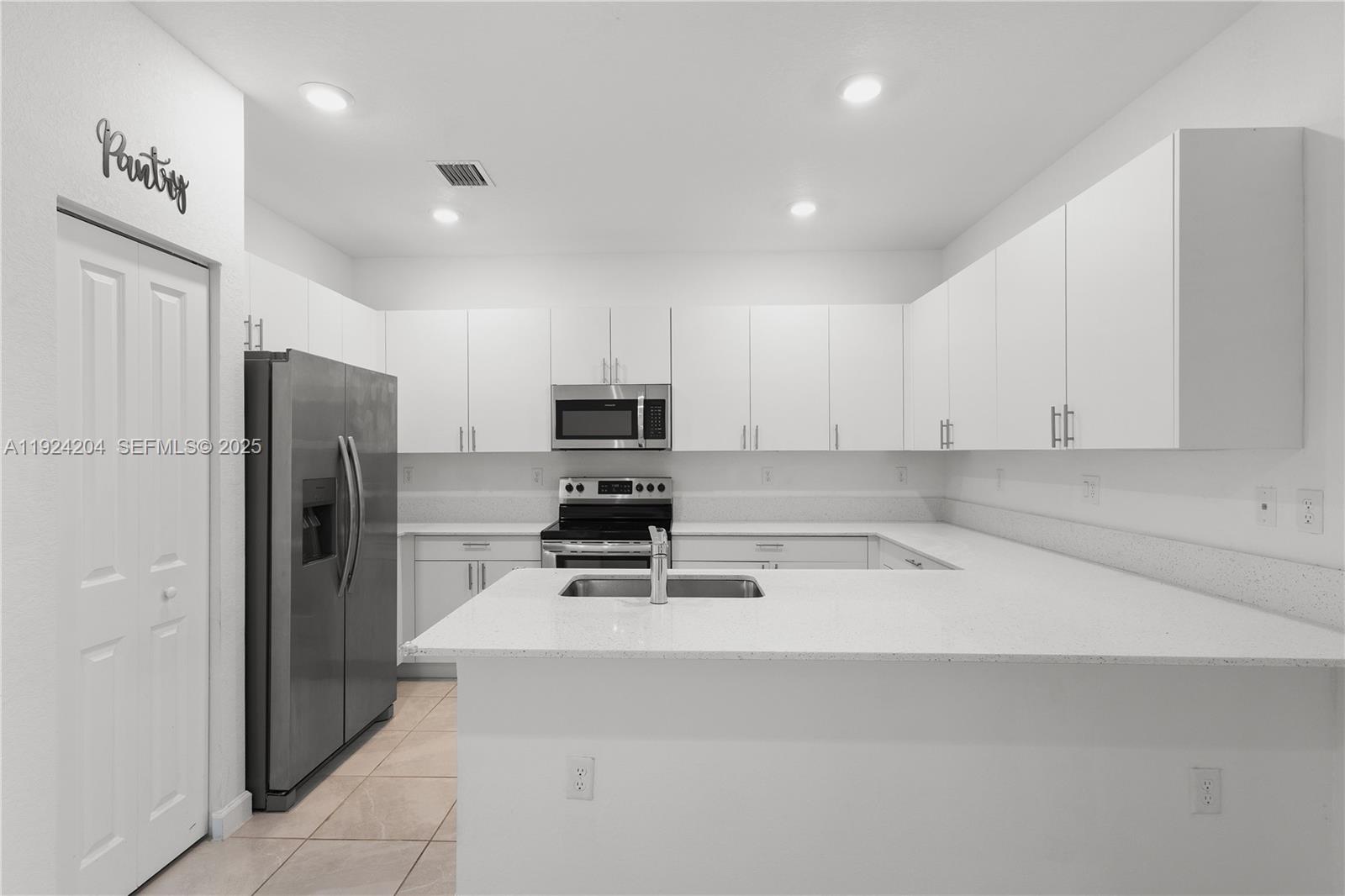 PINE VISTA - Residential