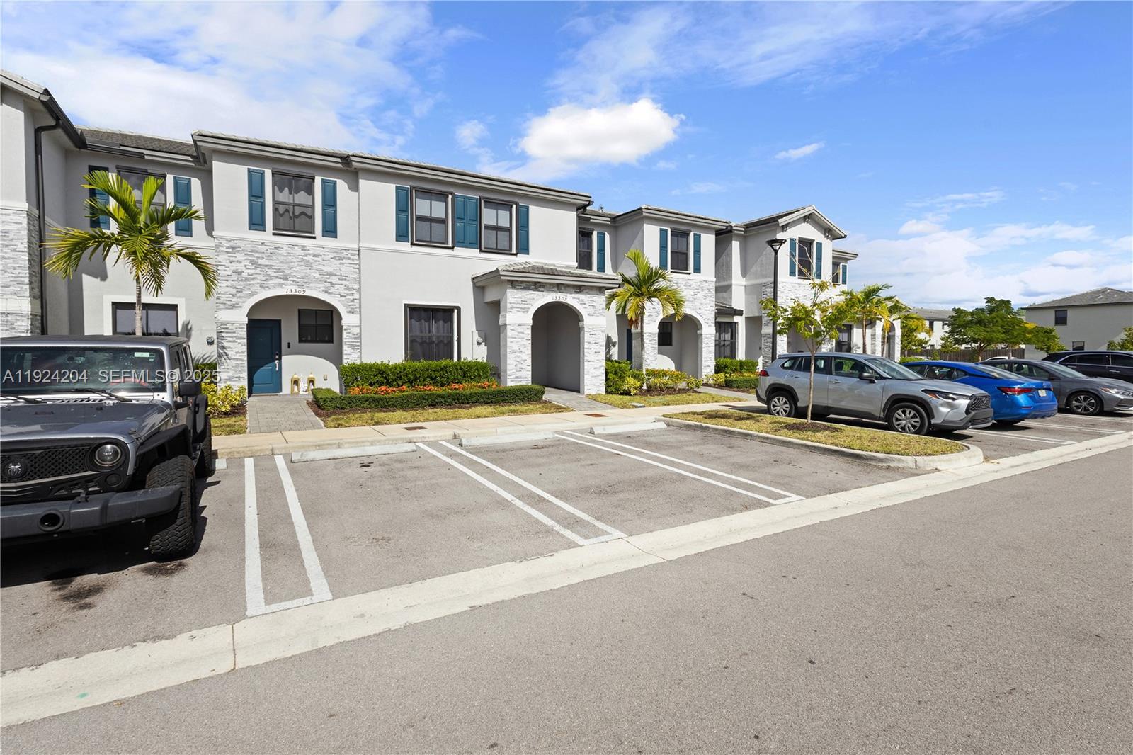 PINE VISTA - Residential