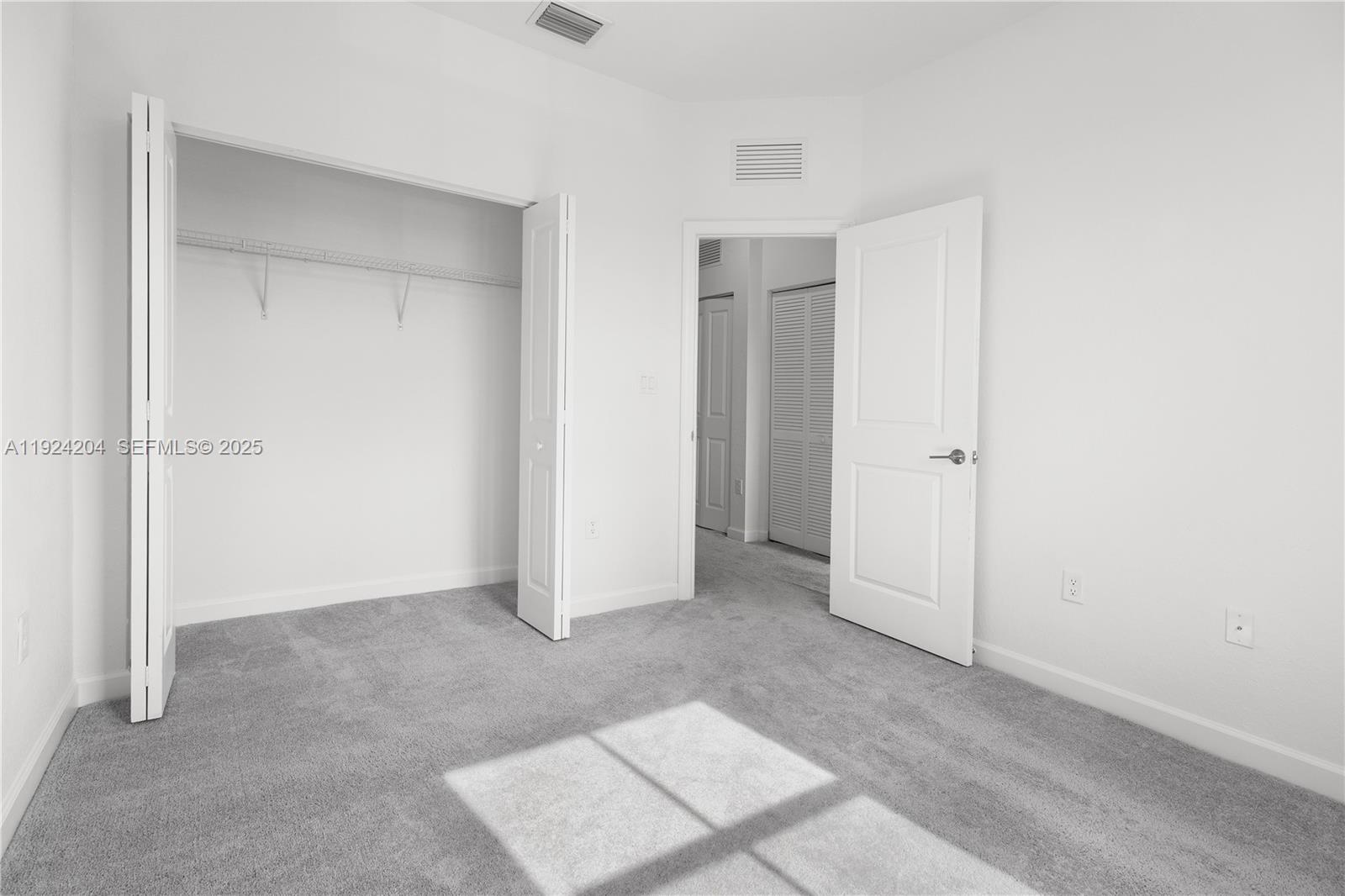 PINE VISTA - Residential