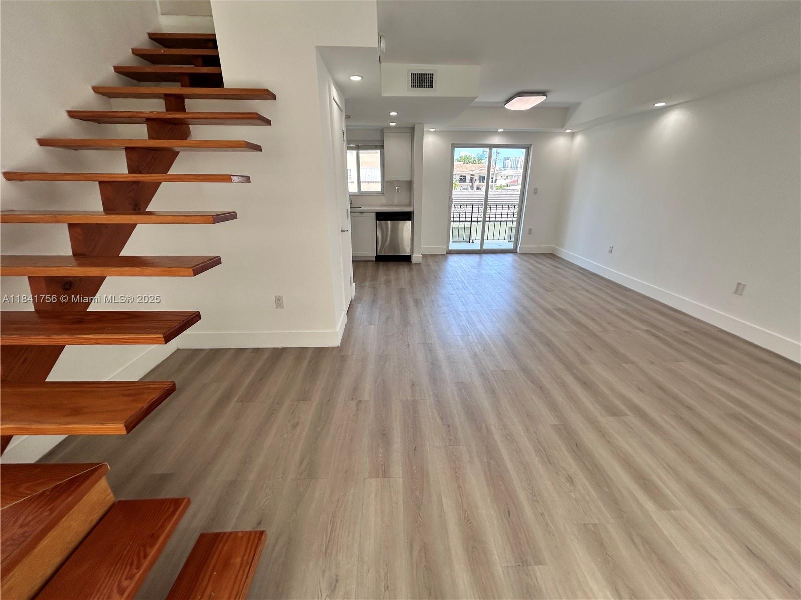 1328 NW 4th St 4