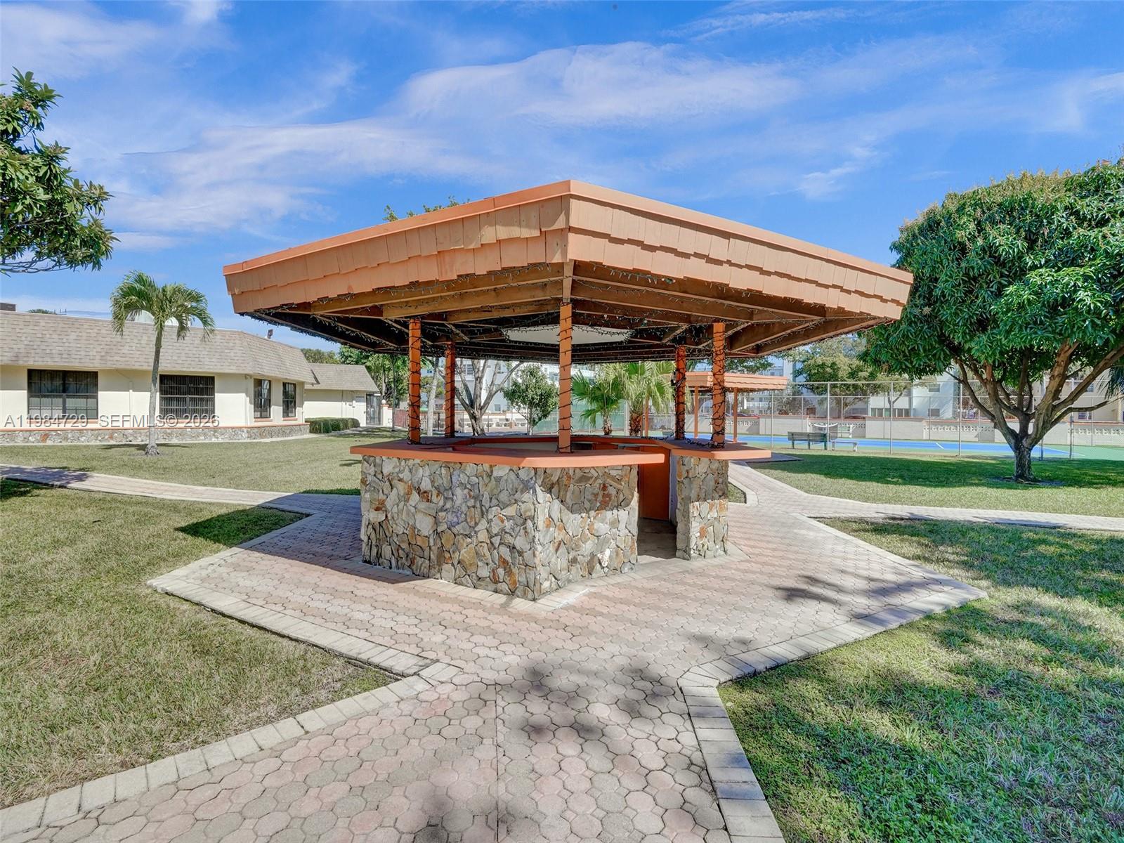 TOPAZ SOUTH CONDO - Residential