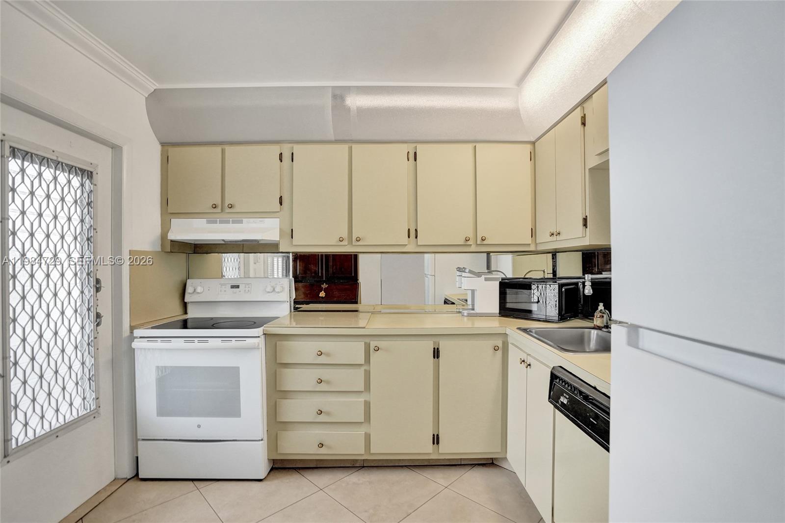 TOPAZ SOUTH CONDO - Residential