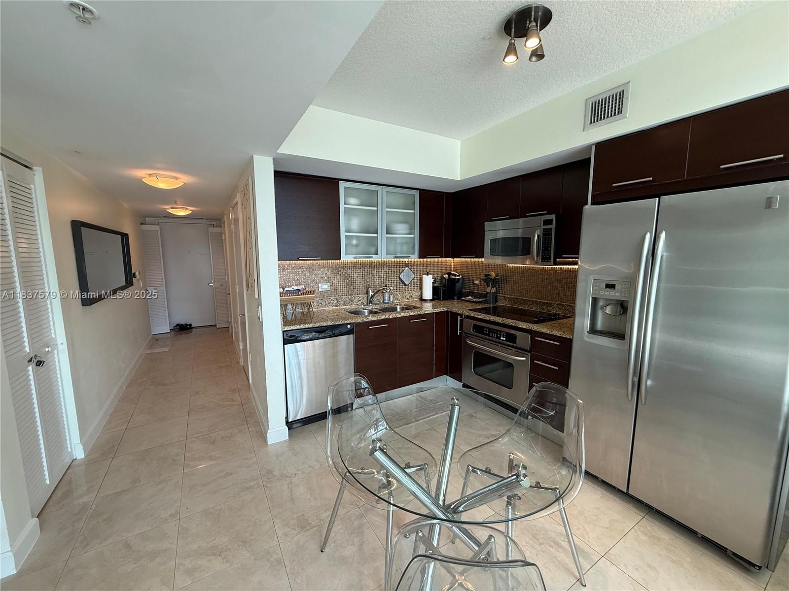 BRICKELL ON THE RIVER S T - Residential Lease