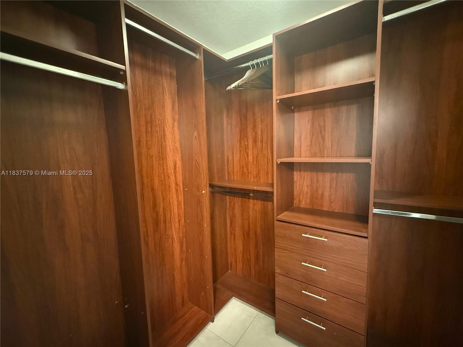 BRICKELL ON THE RIVER S T - Residential Lease