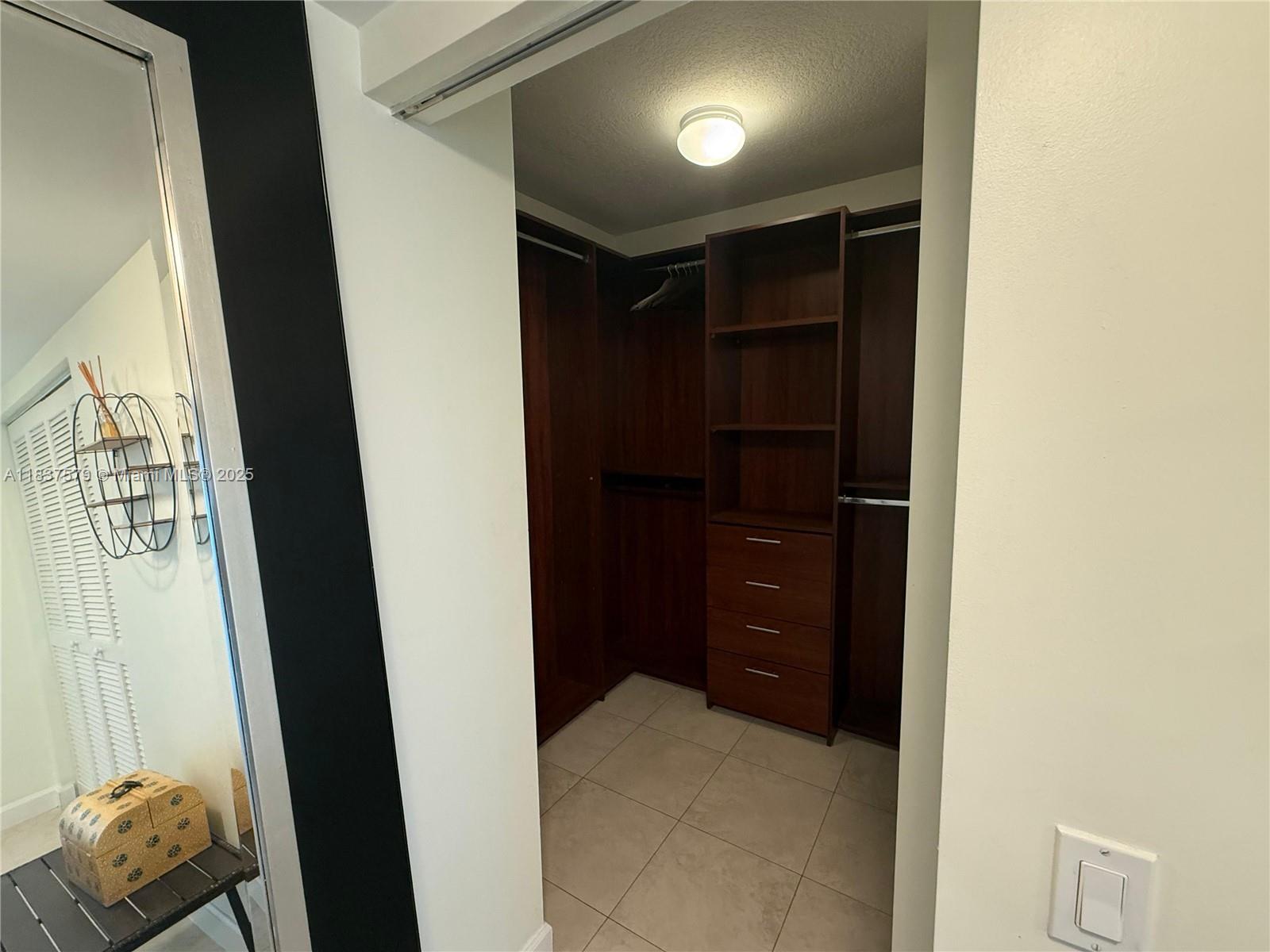 BRICKELL ON THE RIVER S T - Residential Lease