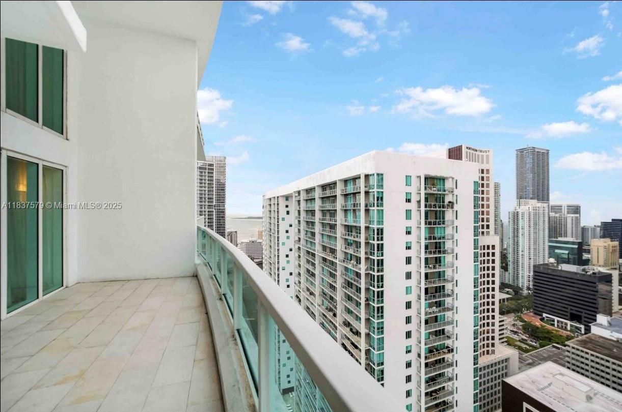 BRICKELL ON THE RIVER S T - Residential Lease