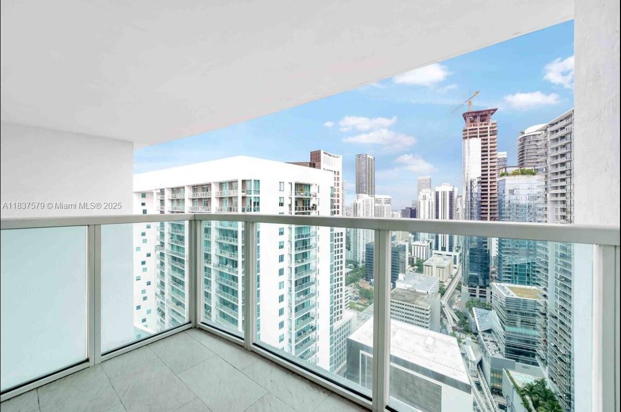 BRICKELL ON THE RIVER S T - Residential Lease