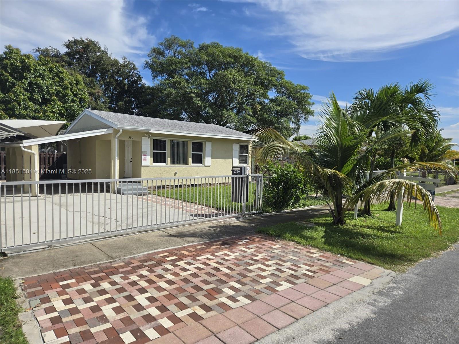Beautiful and Unique 3-Bedroom Home in Dania Beach Welcome to your new home! This stunning single-family residence boasts 3 spacious bedrooms and 2 modern bathrooms, perfectly situated in the vibrant city of Dania Beach. Enjoy the convenience of being close to major highways, shopping centers, and just a quick 5-minute drive from Fort Lauderdale Airport and the Port of Fort Lauderdale. Key Features: Spacious Living: Three generously sized bedrooms provide ample space for relaxation and comfort. Modern Bathrooms: Two beautifully designed bathrooms with high-end fixtures and finishes. Utilities Included: Rent includes water and electricity, making budgeting easy and convenient. Schedule a viewing today.
Property tenant occupied and available to move in October 1st